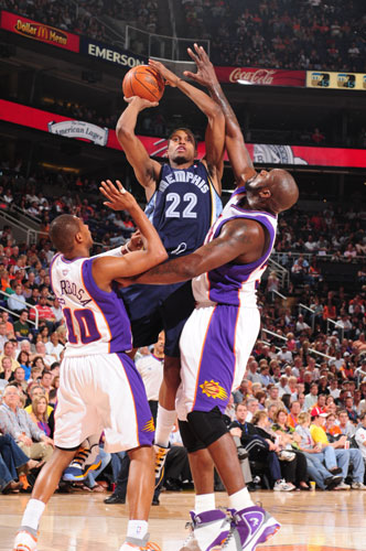 正式宣布与 正式宣布与