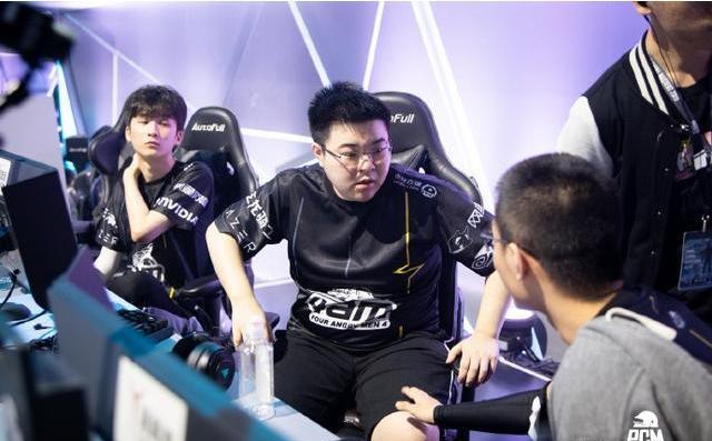 显示出了自 显示出了自