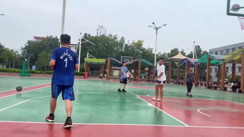 在底角布置